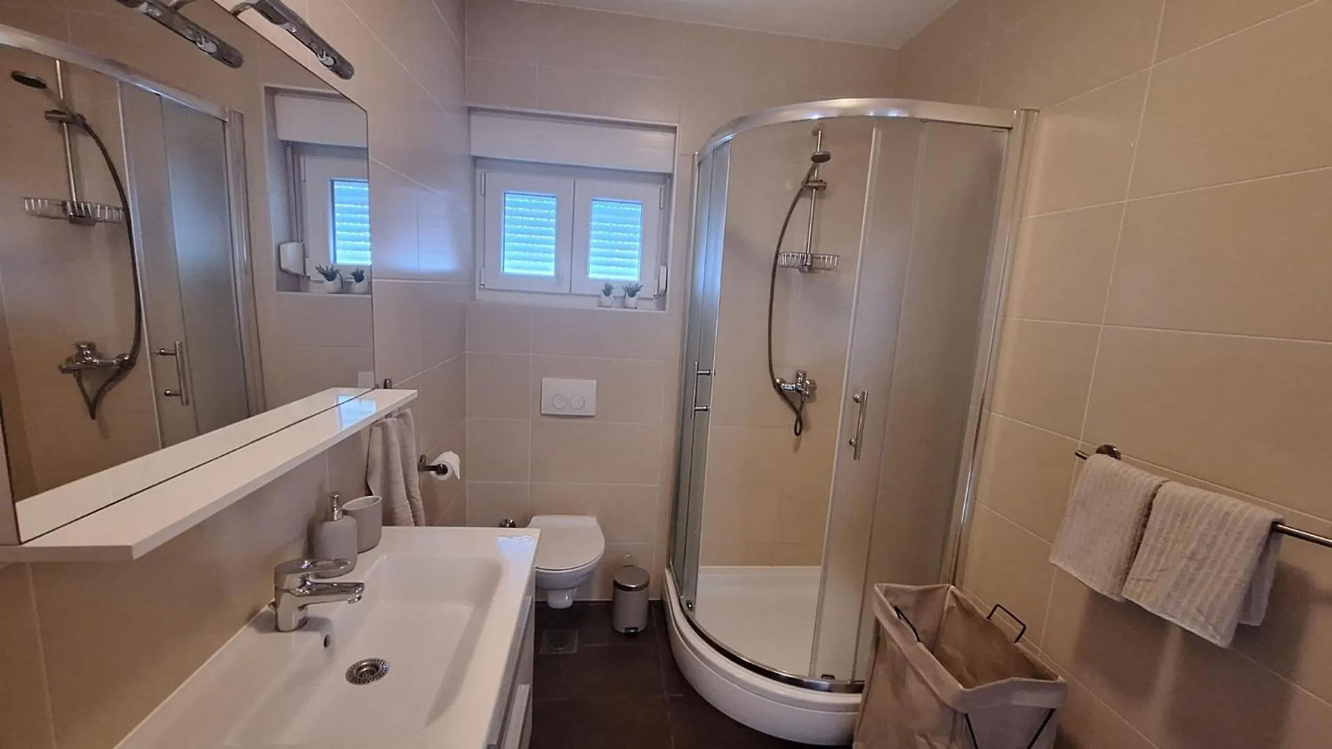 Apartment Bruvana  Povljana
